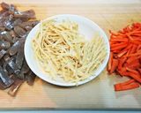 豚肩ロースと野菜の胡麻味噌炒め作り方1写真