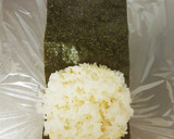 安くて簡単！魚肉バーガーと卵のおにぎらず作り方6写真