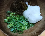 大根おろしともずくと葱の冷たいお吸い物作り方1写真