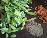 【使いきり】春菊の茎と鮭のバター炒め作り方2写真