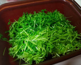 簡単うま辛！豆苗とツナのラー油和え作り方1写真