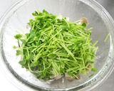 レンジ☆豆苗しめじカニカマ胡麻マヨサラダ作り方3写真