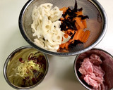 蓮根とキクラゲの生姜風味きんぴら作り方1写真
