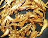＊舞茸の甘辛炒め煮＊簡単でうまいたけ～作り方4写真