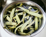茄子の皮の浅漬け作り方1写真