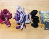 牛肉とプルーンの赤ワイン煮込み作り方1写真