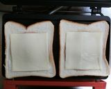 生卵そのまま入れてハムエッグホットサンド作り方4写真