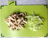 しめじと鰯の醤油バター風味作り方1写真