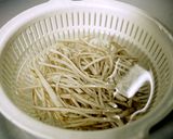 めんつゆでやさしい味のきんぴらごぼう☆作り方1写真