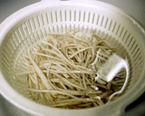 めんつゆでやさしい味のきんぴらごぼう☆作り方1写真