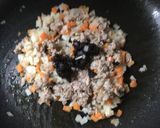 苦手な人でも食べられる黒にんにく入り炒飯作り方3写真