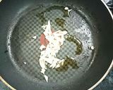 ベーコンと豆苗のニンニク炒め♪作り方2写真