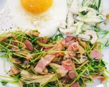 ベーコンと豆苗のニンニク炒め♪作り方5写真