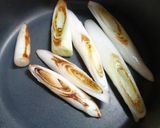 鶏むね肉で、かさ増しすき焼き作り方1写真