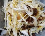 バター醤油で！キノコと白身魚の蒸し焼き作り方2写真