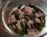 シソと塩麹で♪鶏もものしっとりレンジ蒸し作り方3写真
