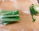 ご飯のお供に♪大根の葉っぱでごま油炒め作り方1写真