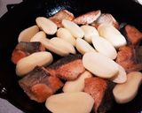 生鮭とじゃがいものバターポン酢焼き作り方3写真