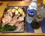 手羽元とさつまいものホロホロ煮作り方1写真