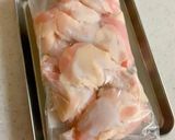 骨付き鶏とカリフラワーの煮込み作り方2写真
