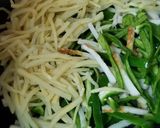 ☆甘辛たれで♪簡単・節約ちくわ青椒肉絲☆作り方3写真