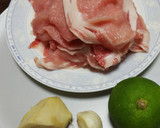 豚の炒め煮(豚ロース切り落とし)作り方1写真