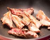 スペアリブとジャガイモのバター醤油炒め作り方1写真