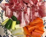パリッと焼きそばに★豚肉と野菜の餡掛けで作り方1写真