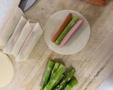 お弁当用に餃子の皮でウィンナーアスパラ巻作り方2写真
