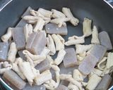 ニンニクと生姜入り根菜たっぷりモツ煮込み作り方6写真