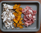 簡単！豚肉とかぼちゃの味噌炒め作り方1写真