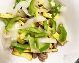 全てレンジさつま芋ひき肉の青椒肉絲丼作り方6写真