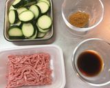 ズッキーニとカリカリひき肉のカレー炒め作り方1写真
