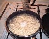 ショートパスタ＋ケイパーとドライトマトとサラミ＝美味しい！作り方1写真