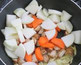 ニンニクと生姜入り根菜たっぷりモツ煮込み作り方7写真