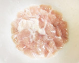 鶏むね肉と小松菜カニカマの胡麻マヨ和え作り方3写真