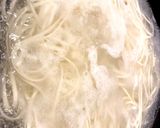 蒸し海老、鶏肉、ソーセージスープ麺作り方3写真