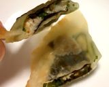 鮭フレーク&チーズ☆餃子の皮で半月焼き作り方10写真
