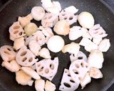 ♡鶏ささみとレンコンと里芋のピリ辛炒め♡作り方8写真
