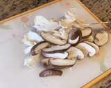 簡単^_^椎茸と舞茸のお味噌汁作り方1写真
