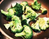 ブロッコリーのチーズ蒸し作り方1写真