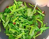 空芯菜とにんにくのピリ辛炒め作り方8写真