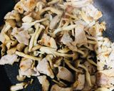 糖質制限レシピ：豚肉と卵、きのこのソテー作り方4写真