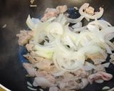 豆苗と豚こま切れ肉のゴマ醤油炒め。作り方3写真