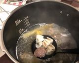 牛スネ肉とれんこんのスープ作り方6写真