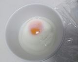簡単料理！！レンジで半熟卵作り方5写真