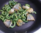 ゴーヤとサバのカレー粉炒め♪作り方6写真