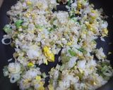 カブの葉・クルミ醤油のリメイクチャーハン作り方7写真