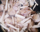 簡単♪鶏肉ときのこの蒸し炒め作り方2写真