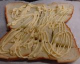 朝食に♪マヨとオリーブオイルのトースト作り方2写真